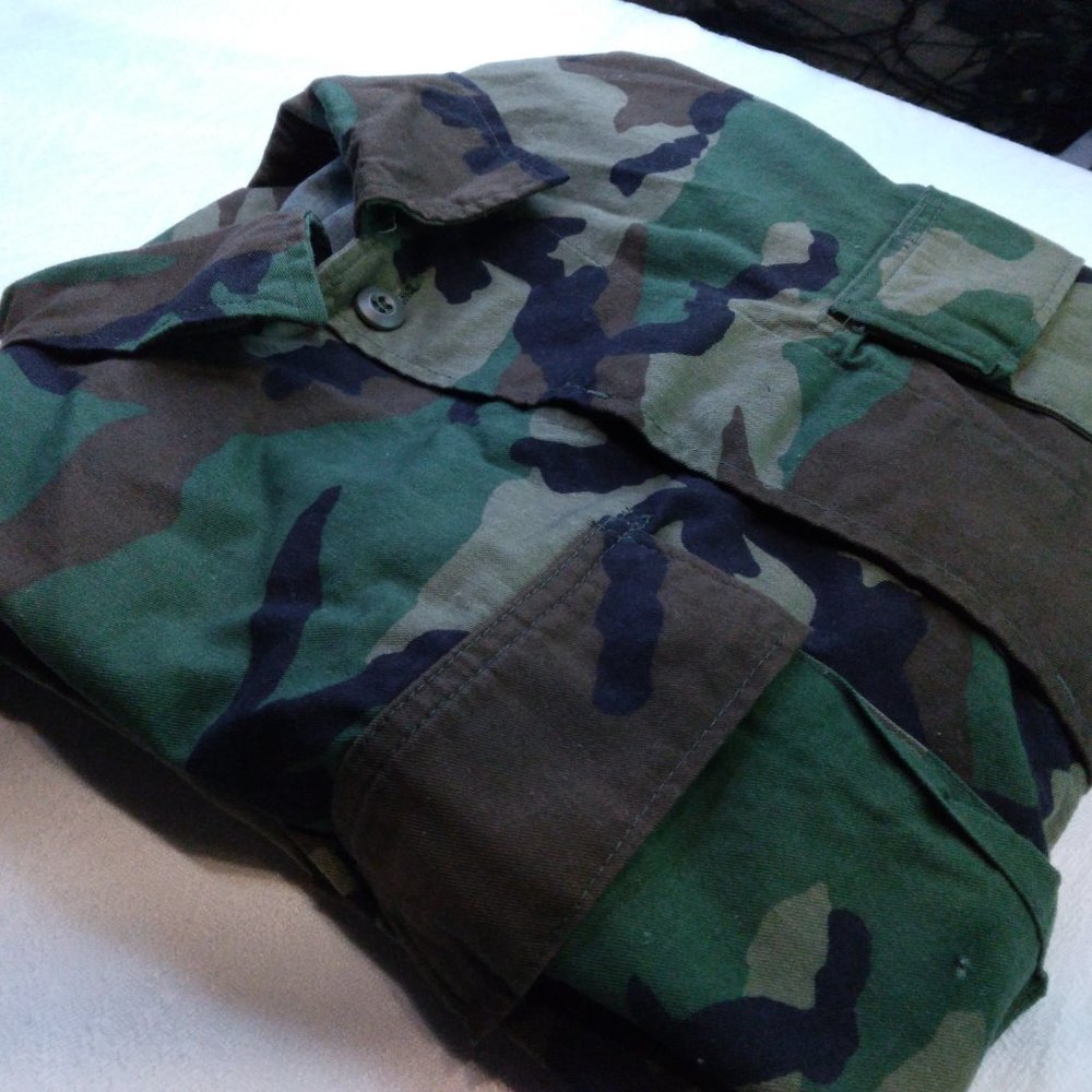 WOODLAND CAMO men's Medium Jacket